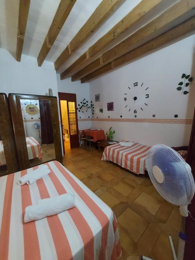 Guest House B&B Private Rooms Inca Center ภายนอก รูปภาพ